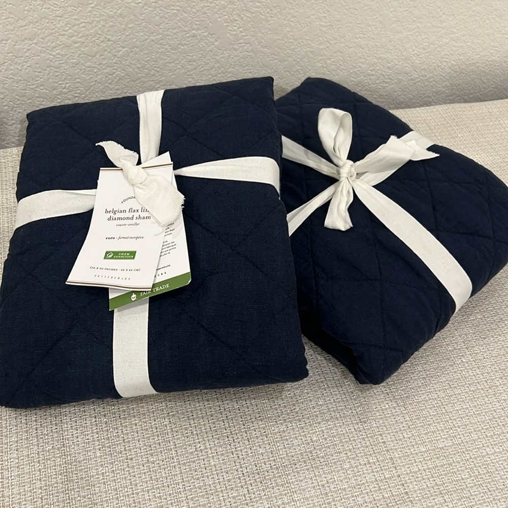 🔷Pottery Barn🔷2 Belgian Flax Linen Diamond Quilted Euro Shams in Midnight - Picture 6 of 7